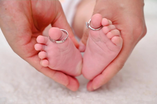 梅州几个月宝宝可以坐着 梅州几个月宝宝可以坐着